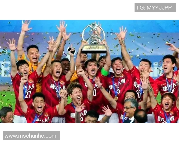 足球明星加盟恒大球员引发热议助力球队争夺新赛季冠军荣耀